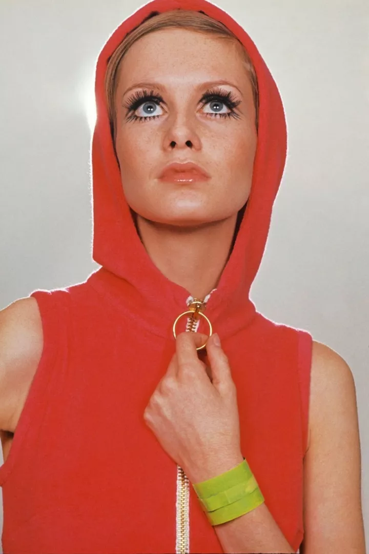 Фотограф: Just Jaeckin для британского Vogue (май 1967 года)

