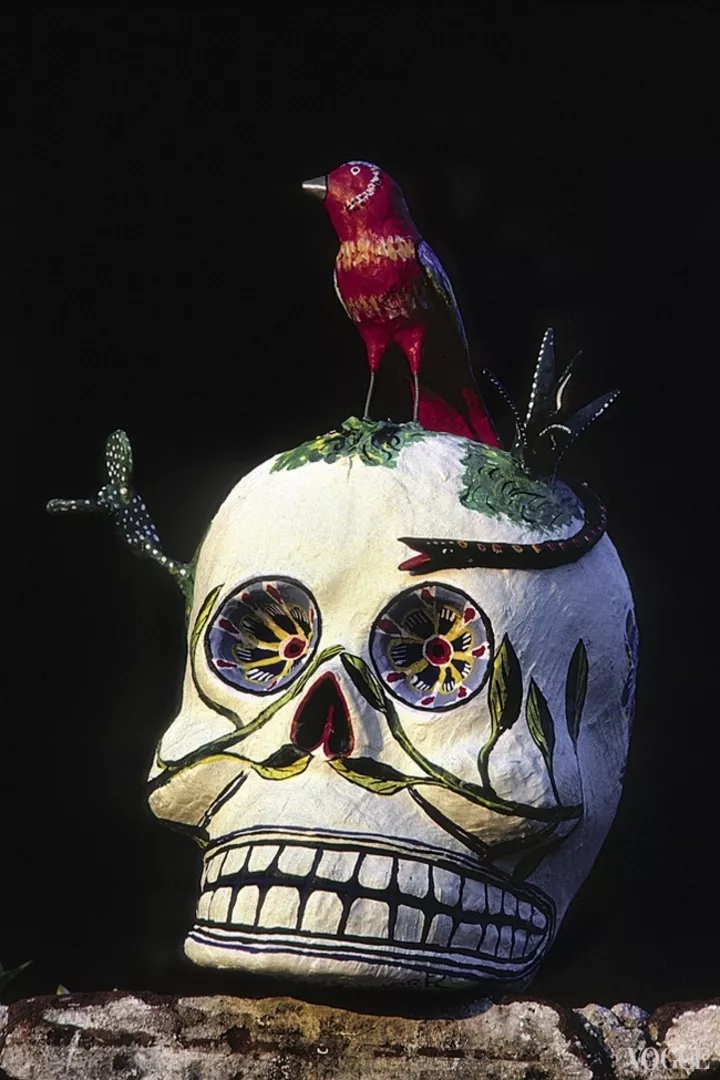 Калавера (череп) – символ мексиканского Дня мертвых. Увидев такой у меня в багаже, киевские пограничники быстро отпустили – от греха подальше

