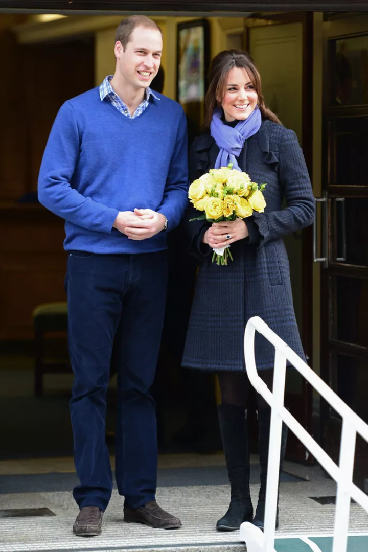Принц Уильям и Кейт Миддлтон 5 декабря 2012 года объявили, что ждут первенца. В этот день герцогиню Кэтрин выписали из больницы Короля Эдварда VII после трехдневного стационара ввиду утреннего острого токсикоза