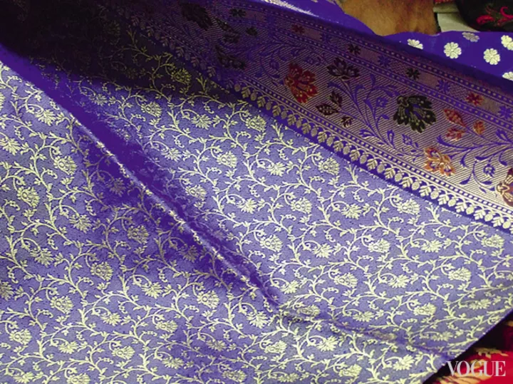 Индийский кинхаб
ткут из шелка и золотых
нитей 