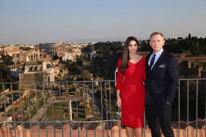 Моника Беллуччи и Дэниел Крейг на съемках "Спектра: 007" в Риме