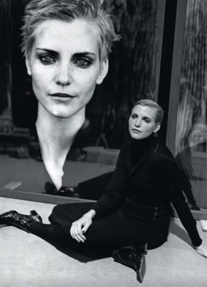 Надя Ауэрманн в объективе Питера Линдберга для итальянского Vogue, июль 2007
