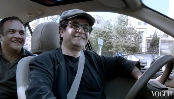 Джафар Панахи в роли таксиста в собственном фильме