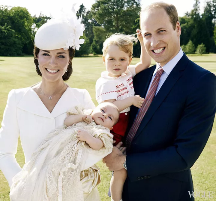 Герцогиня Кэтрин и  принц Уильям с детьми – принцем Георгом и принцессой Шарлоттой