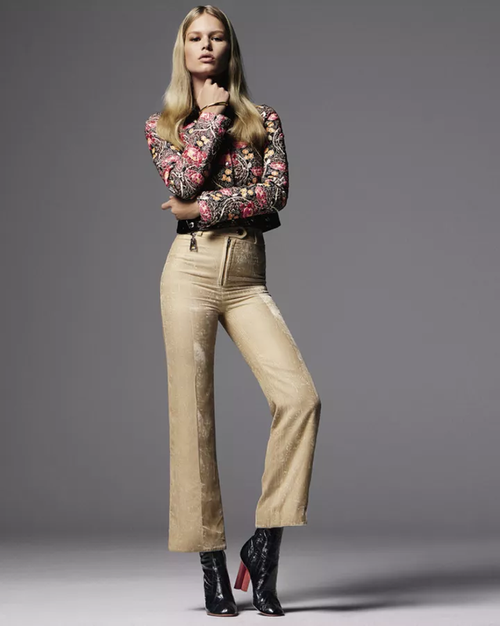 Кожаный жакет, брюки из бархата, кожаные сапоги, браслет, металл, все – Louis Vuitton