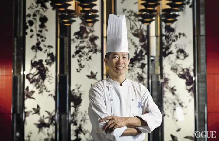 Шеф-повар ресторана Tin Lung Heen Пол Лау, обладатель двух звезд Мишлен, еще подростком приехал в Гонконг и начал карьеру в должности помощника повара. Свой успех он объясняет страстью к инновациям и способностью находить вдохновение в простых вещах, к примеру, в прогулке по цветочному рынку