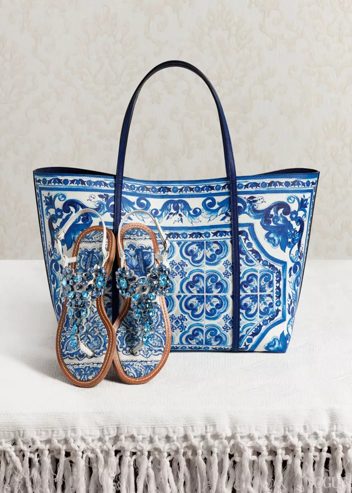 босоножки и сумка из капсульной коллекции Dolce & Gabbana