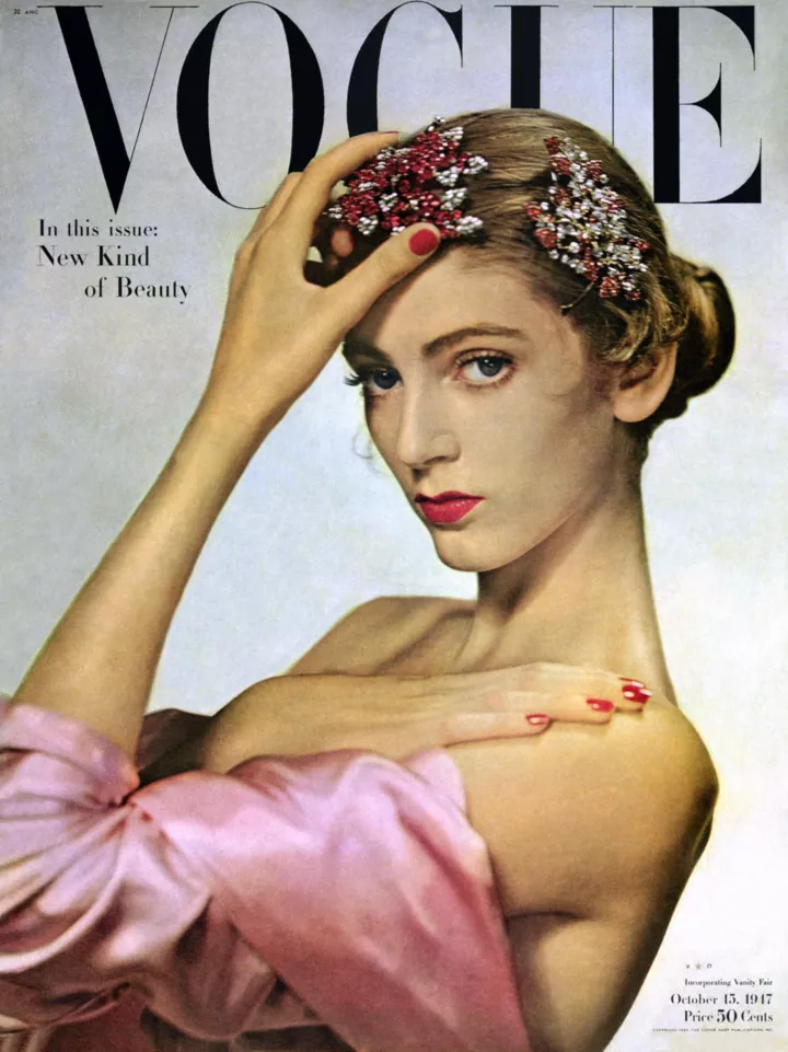 Кармен Делль’Орефиче на обложке Vogue