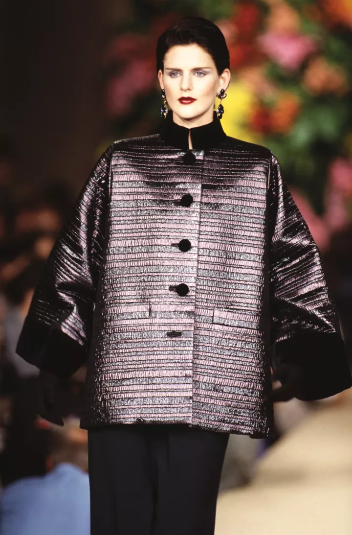 Стелла Теннант на показе Yves Saint Laurent Haute Couture осень-зима 1996/1997
