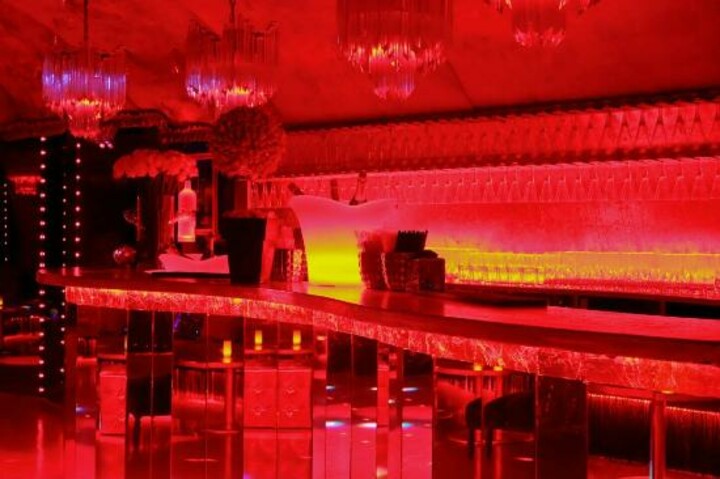 Кассандра Петерсон жалаңаш BBW жопа