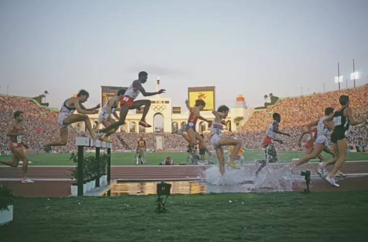 Мужчины, бег с препятствиями на 3000 метров на XXIII летних Олимпийских играх