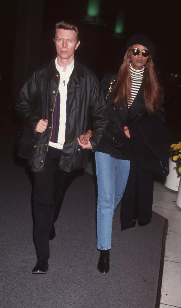 Дэвид Боуи и Иман в Международном аэропорту Лос-Анджелес, 1993
