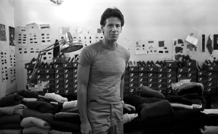Кельвин Кляйн в своей студии на 7-й авеню во время показа осенней коллекции в Нью-Йорке, 1980