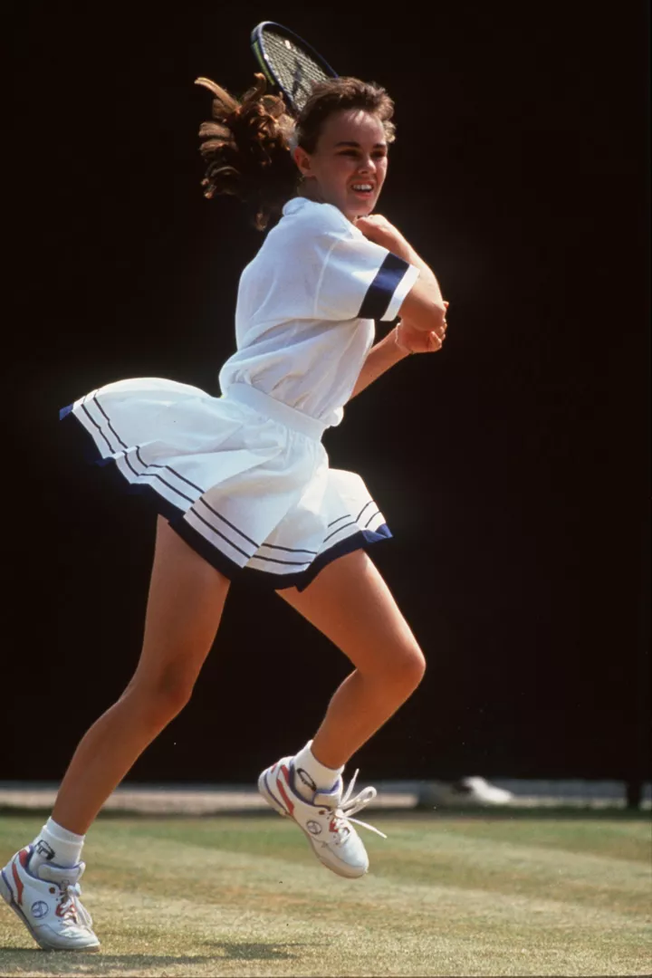 Мартина Хингис в теннисной юбке