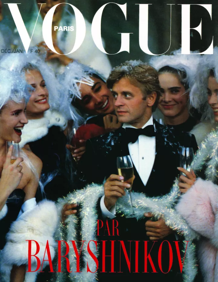 Французский Vogue, декабрь-январь 1986/1987. Танцор Михаил Барышников в окружении моделей. Фото: Arthur Elgort