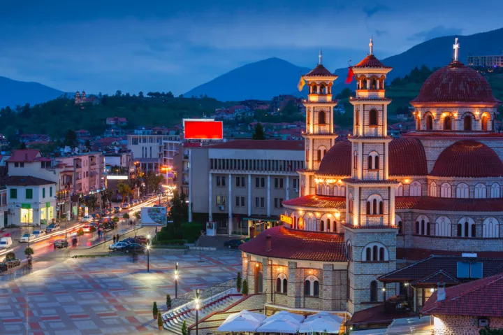 Центр города Корча в Албании.