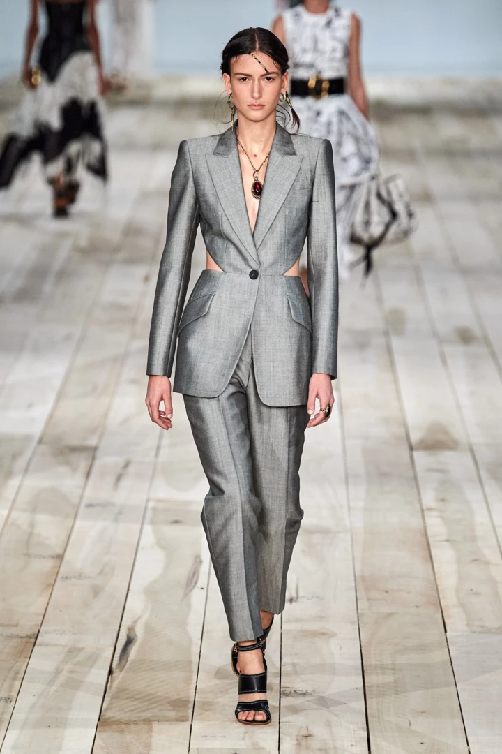 &lt;b&gt;cut out runway&lt;/b&gt;