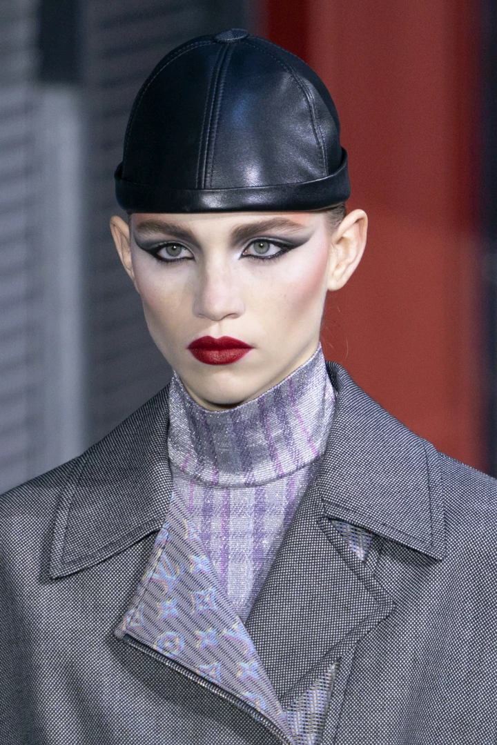 <b>губыгубы 2019</b>