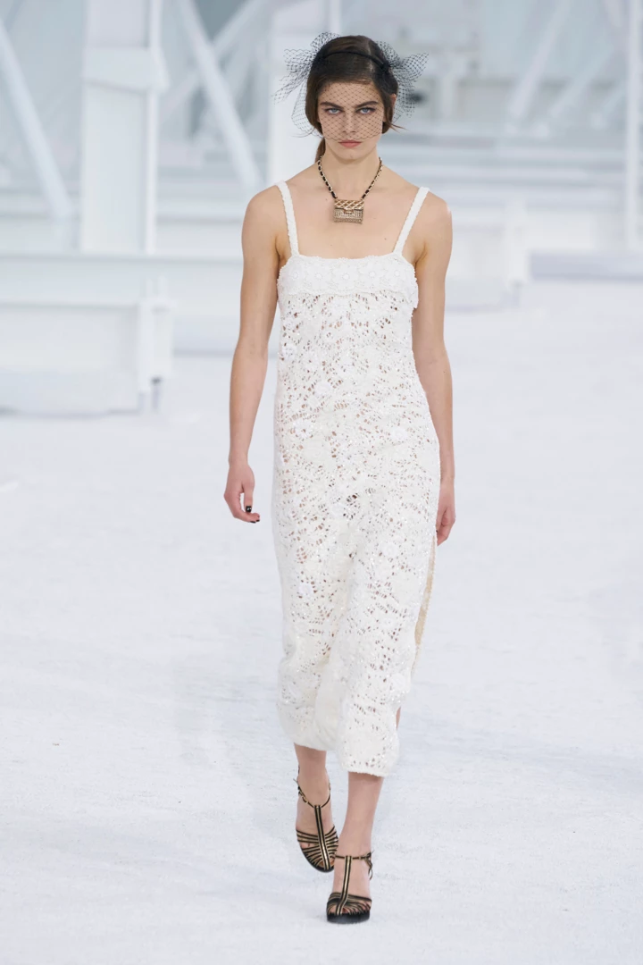 <b>белые платья ss21</b>