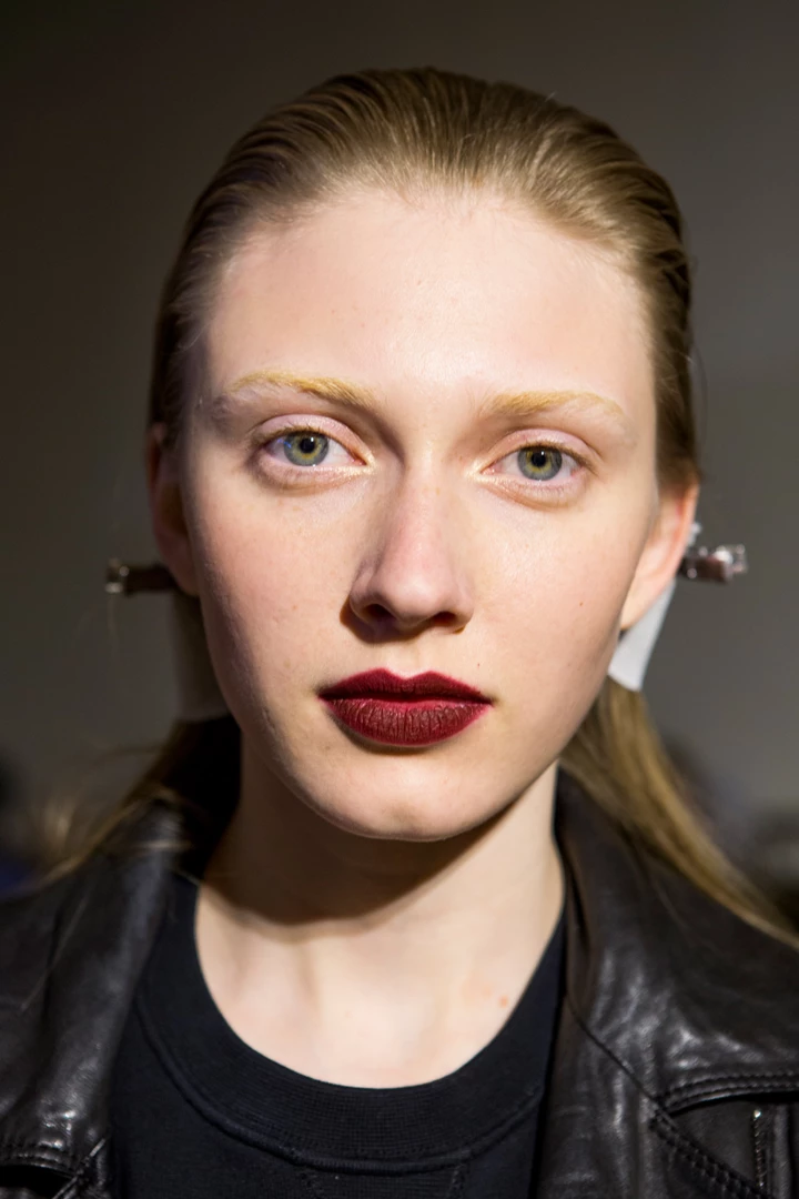 <b>прически и мейк Милан осень 2017</b>