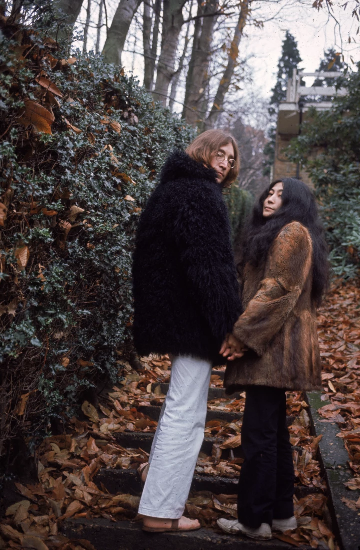 &lt;b&gt;Yoko &amp;amp; John&lt;/b&gt;