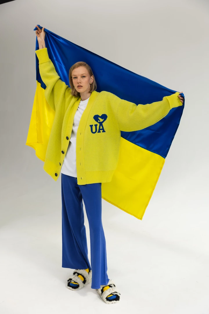 &lt;b&gt;BORN IN UKRAINE&lt;/b&gt;