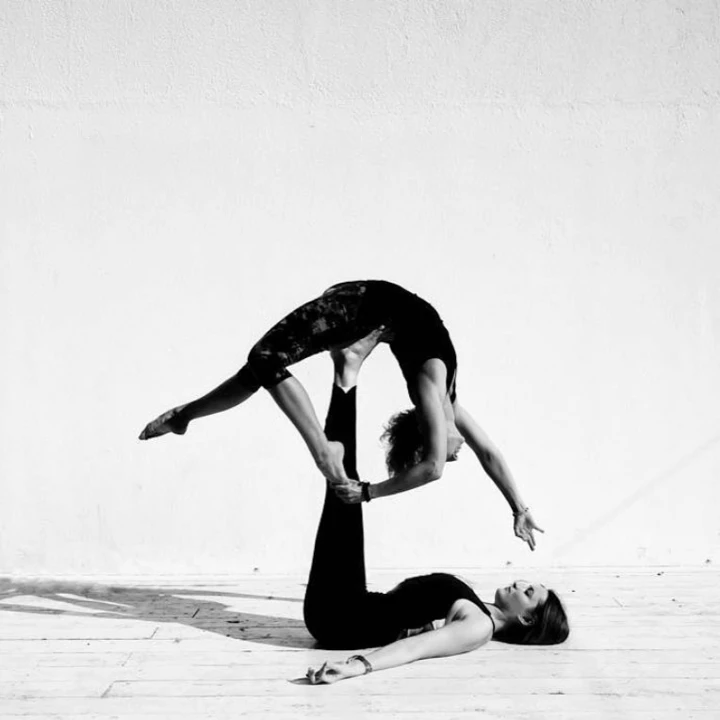 &lt;b&gt;acroyoga&lt;/b&gt;