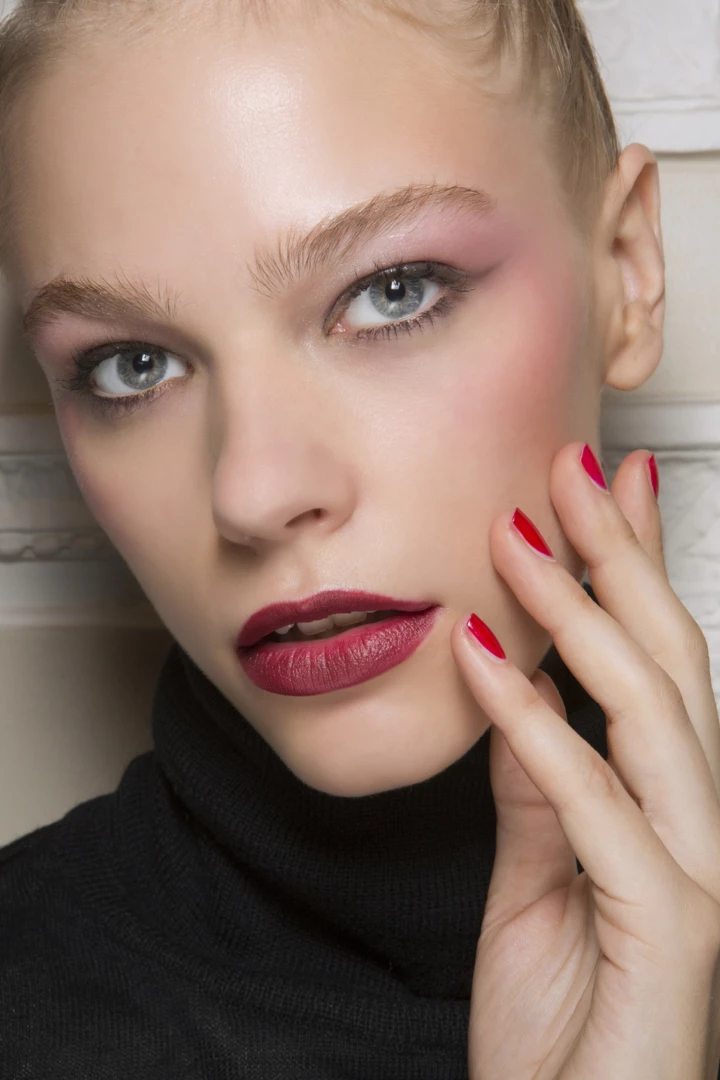 <b>красный маник</b>