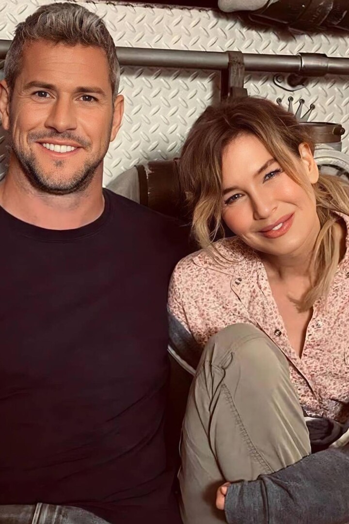 Әдемі жетілген әйелдердің порно кастингі ВКонтакте желісіндегі сиқырлардың жақыннан түсірілген суреттері