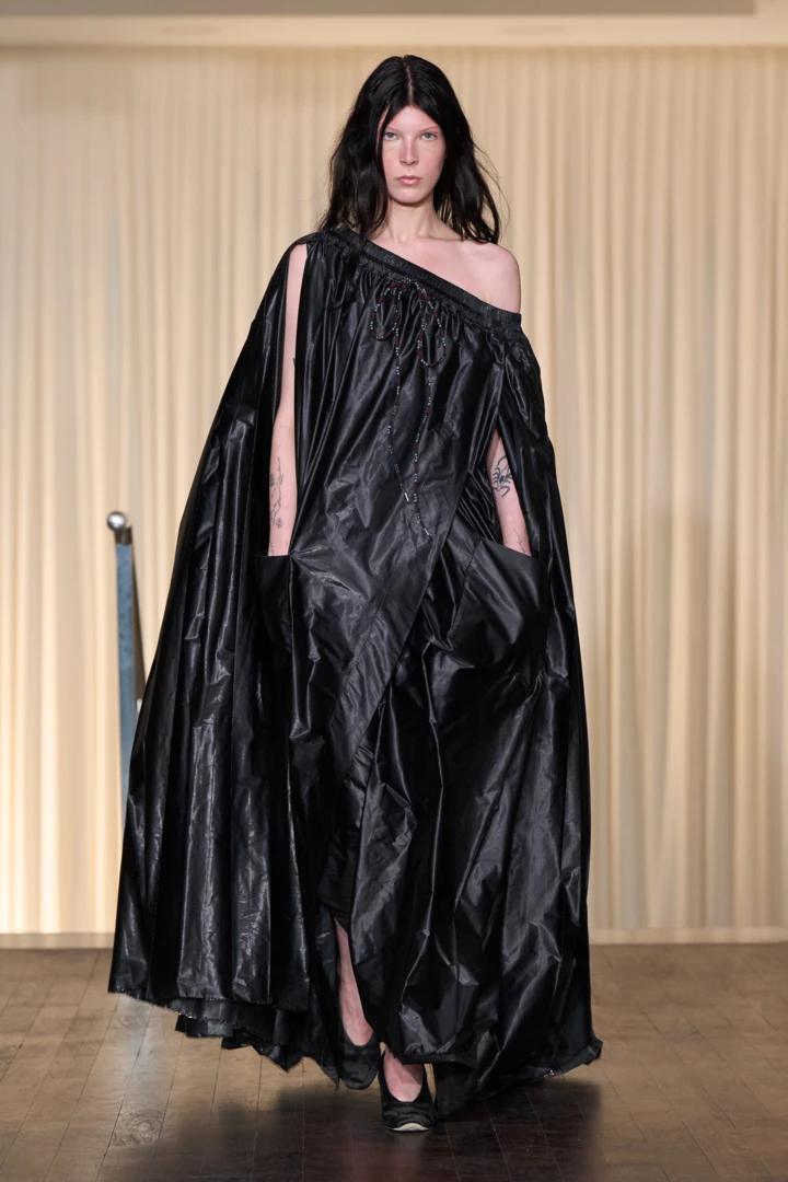 Vivienne Westwood весна-літо 2025 | Vogue UA