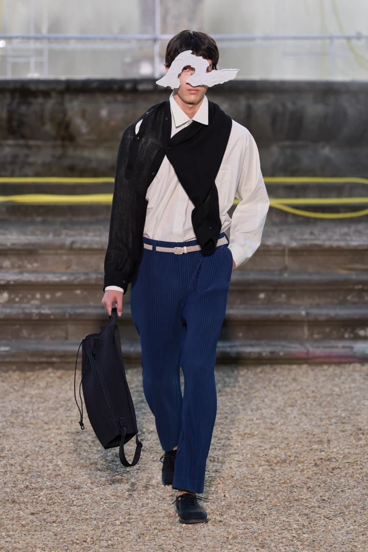 Homme Plissé Issey Miyake весна-літо 2026 | Vogue UA