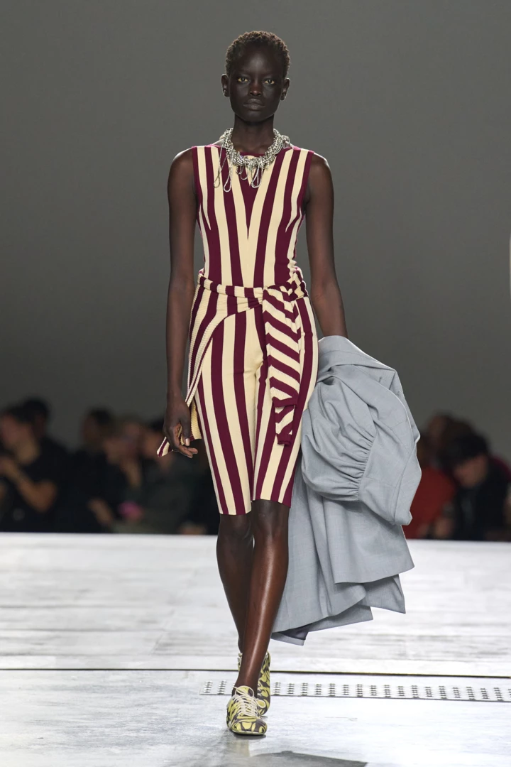 Dries Van Noten весна-літо 2026 | Vogue UA