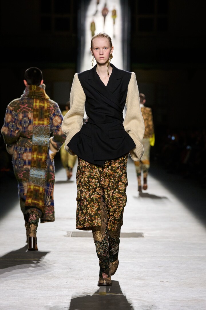 Ностальгія за юністю: якою вийшла нова колекція Dries Van Noten