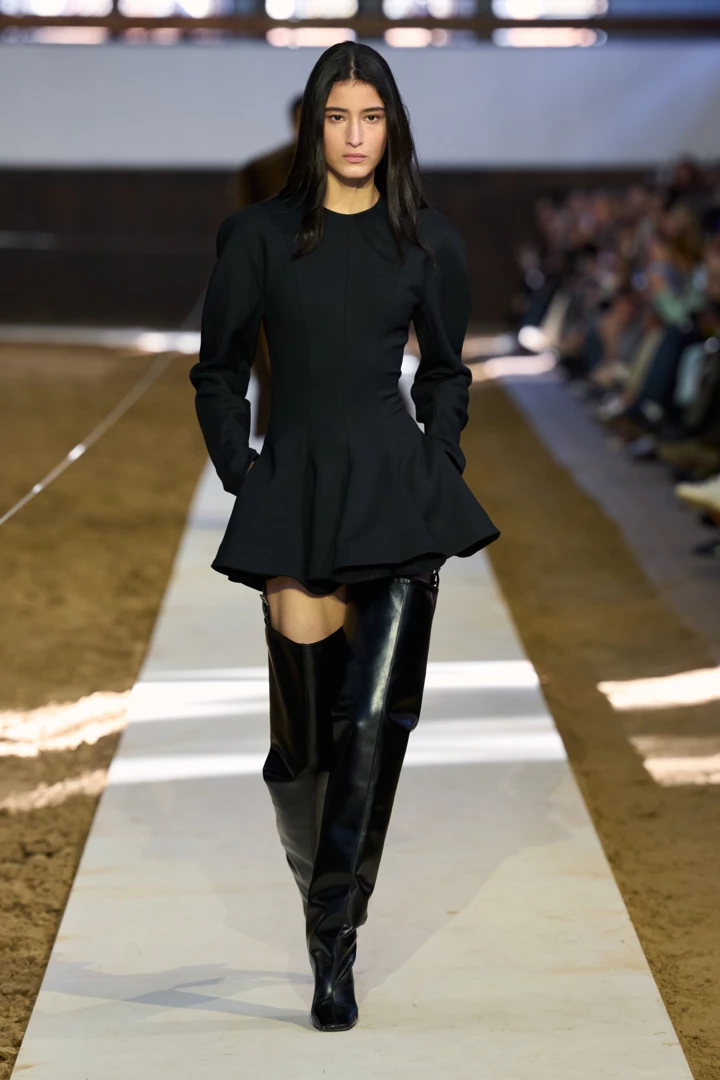 Stella McCartney осінь-зима 2026 | Vogue UA