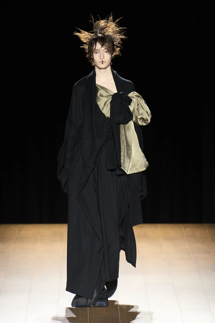 Yohji Yamamoto осінь-зима 2026 | Vogue UA