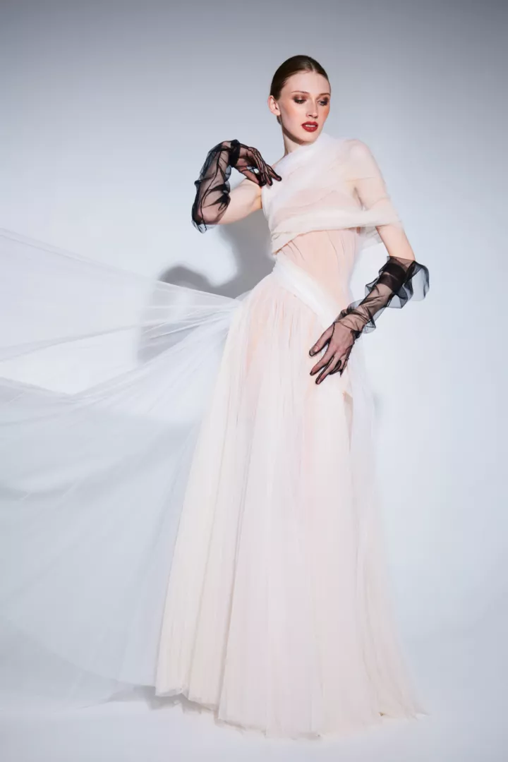 История любви: лукбук свадебной коллекции FROLOV