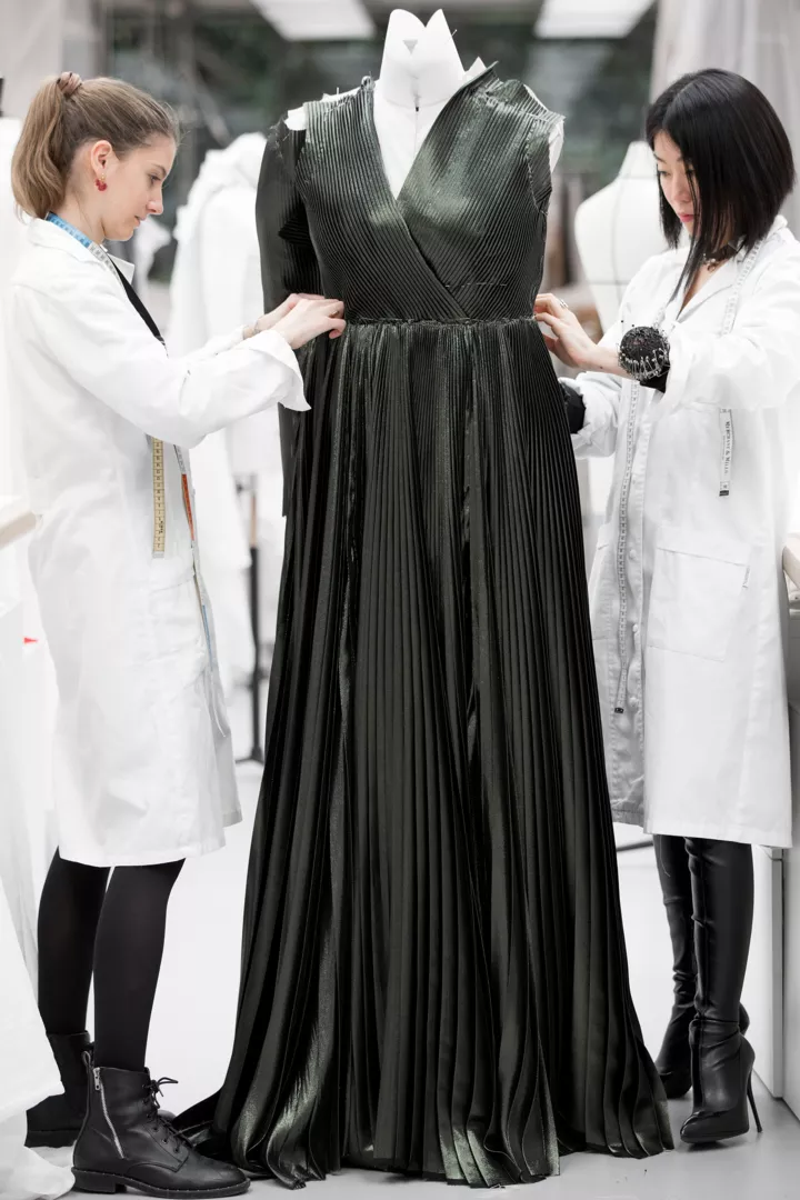 История творческого процесса - восхитительные образы Christian Dior, созданные специально для звезд на Золотом глобусе 2020 Как создавались образы Christian Dior для Золотого глобуса – 2020