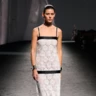 Чорно-білі сукні в колекціях весна-літо 2023