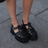 Streetstyle: які сандалі вибирать модниці цього літа