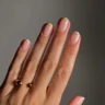 Натуральність, текстура і трохи солодощів: 7 nail-трендів квітня