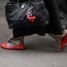 Streetstyle: наймодніші кольорові балетки, які варто додати в свій гардероб уже зараз