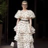 Streetstyle: сукня з принтом polka dot – наймодніша річ цього літа