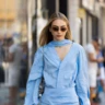 Streetstyle: небесно-блакитний – наймодніший колір цього літа