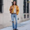 Потерті джинси повертаються: як носити їх цієї осені