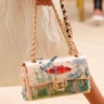 22 сумки з нової колекції Chanel, які хочеться взяти у відпустку просто зараз