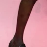 Це плетене взуття раптово замінило класичні балетки цього літа