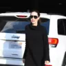 Анджелина Джоли возвращает в моду платье-свитер