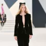Невимушена грація: нова колекція Chanel Couture осінь-зима 2022/2023
