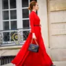 Streetstyle: красные платья на улицах больших городов