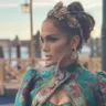 Образ дня: Дженнифер Лопес на показе Dolce & Gabbana Alta Moda